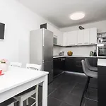 Beus Downtown Апартаменты *