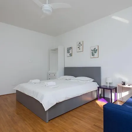 Beus Downtown Apartman *